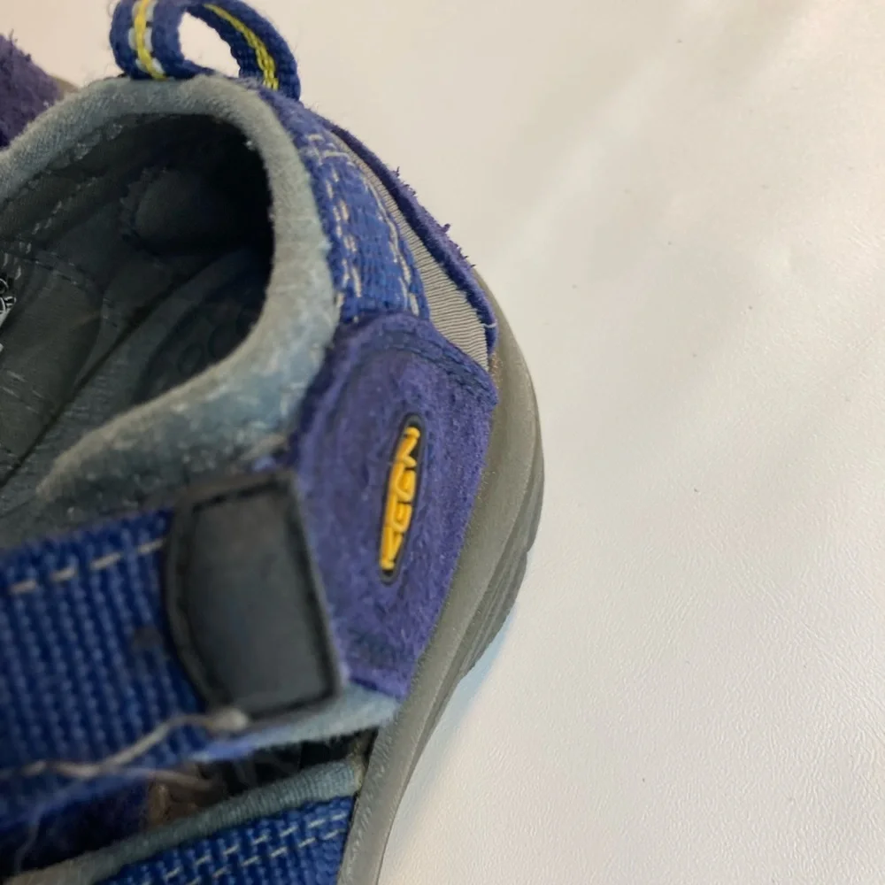 Keen girls boys blue hiking sandals 12